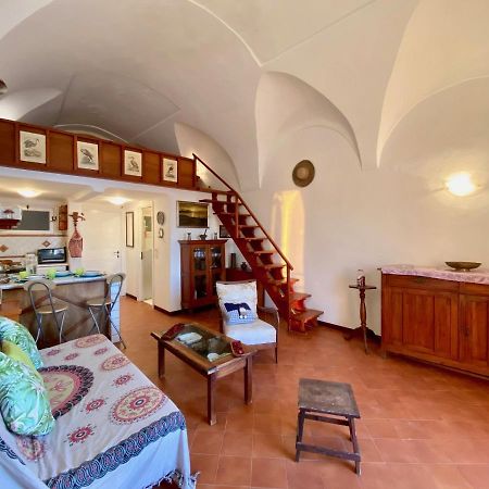 Holidaycasa Romano - Vacanza Nel Cuore Di スペルロンガ エクステリア 写真