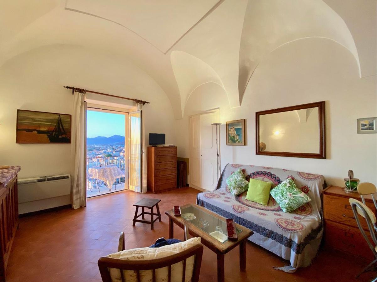 Holidaycasa Romano - Vacanza Nel Cuore Di スペルロンガ エクステリア 写真