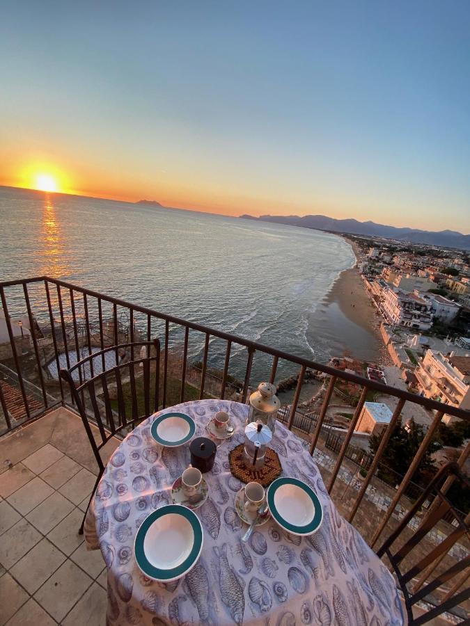 Holidaycasa Romano - Vacanza Nel Cuore Di スペルロンガ エクステリア 写真