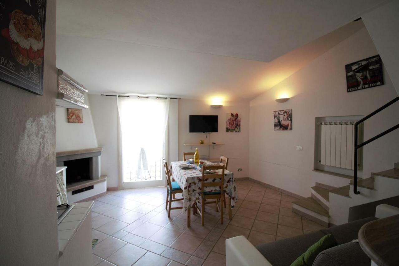 Holidaycasa Romano - Vacanza Nel Cuore Di スペルロンガ エクステリア 写真