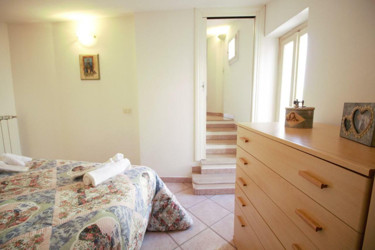 Holidaycasa Romano - Vacanza Nel Cuore Di スペルロンガ エクステリア 写真
