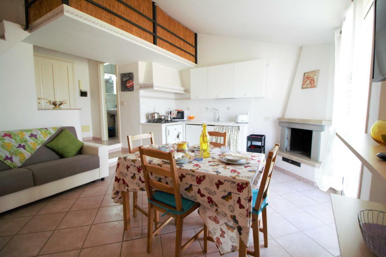 Holidaycasa Romano - Vacanza Nel Cuore Di スペルロンガ エクステリア 写真