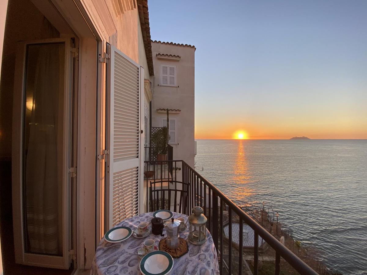Holidaycasa Romano - Vacanza Nel Cuore Di スペルロンガ エクステリア 写真