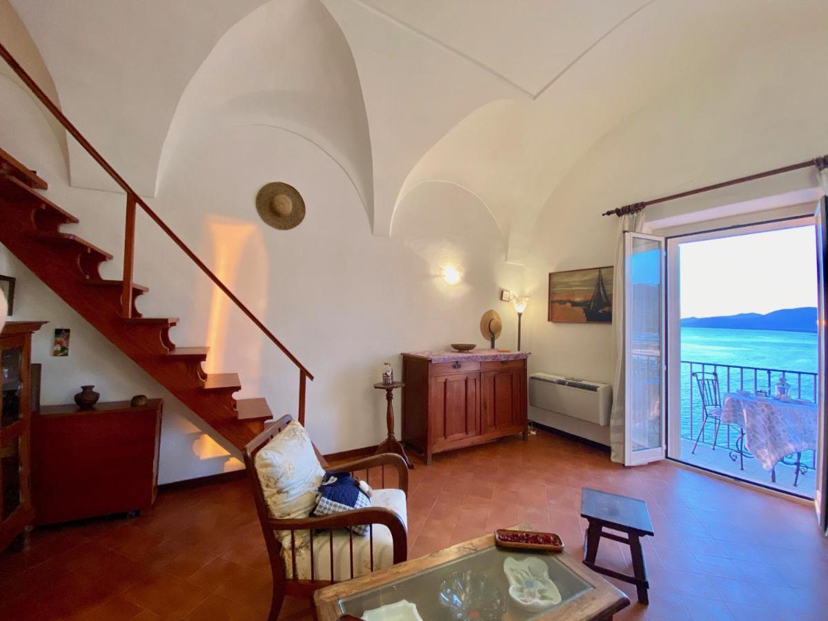 Holidaycasa Romano - Vacanza Nel Cuore Di スペルロンガ エクステリア 写真